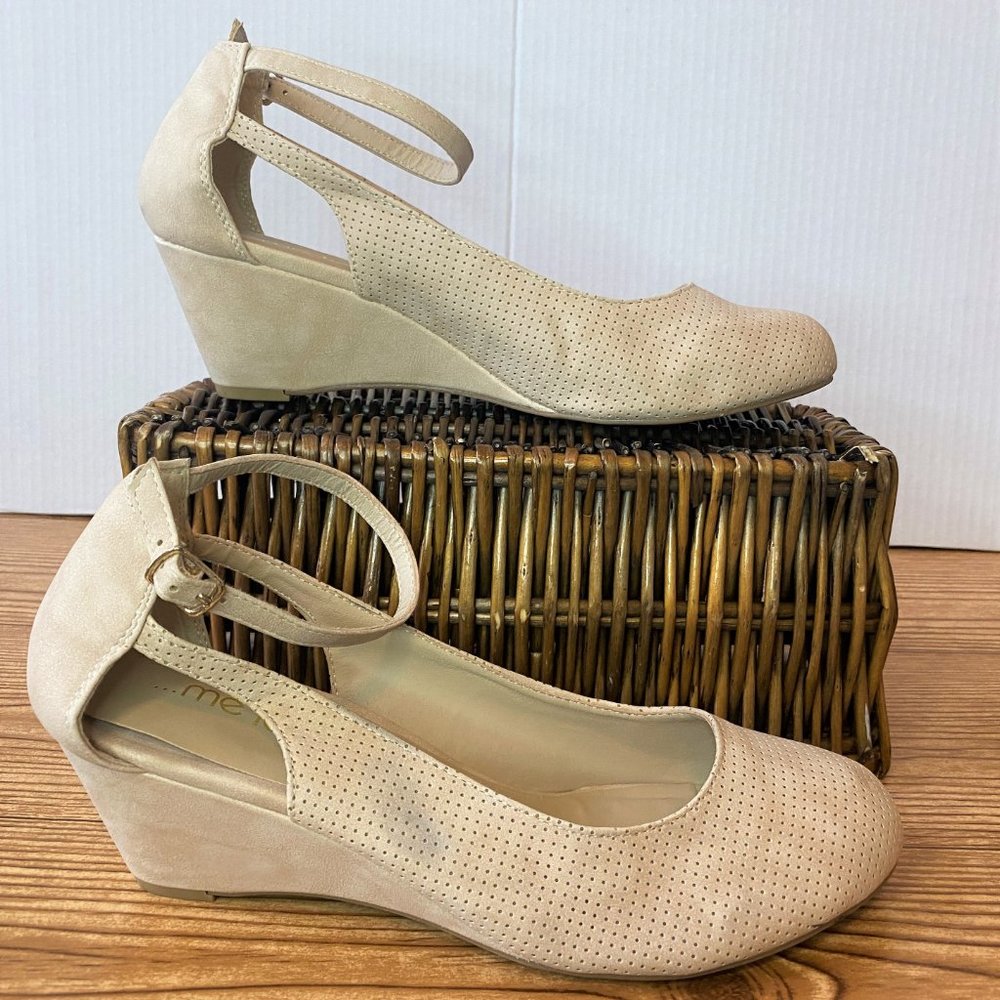 MeToo Tan Wedges w/ Strap Ankles -Size 11